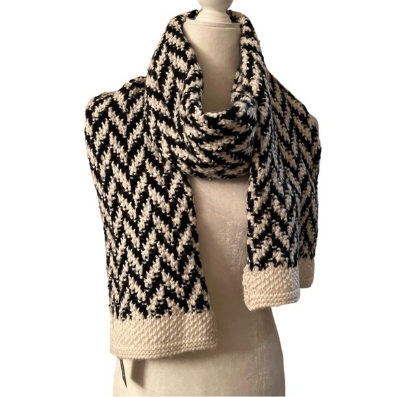 Lauren Ralph Lauren Accessories - LAUREN RALPH LAUREN Wool Blend Chevron Knit Scarf black & white NWT